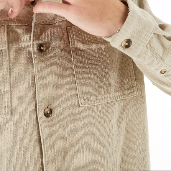 ASOS Relaxed Textured Shirt with Double Pockets in Stone - Picture 3 of 4
